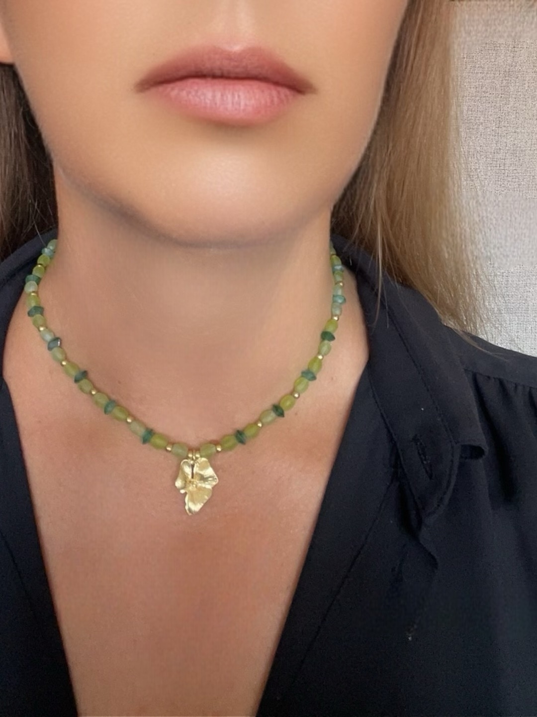 Collar tupido Romantic cristal flor dorado y verdes - Imagen 2
