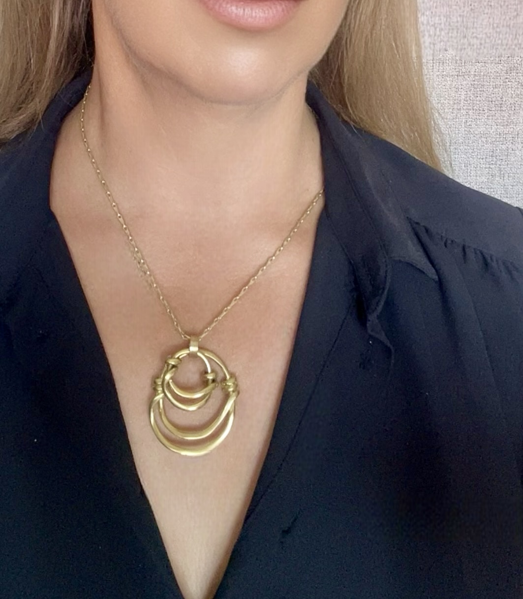 Collar Anudado doble en dorado_laton y cadena - Imagen 3