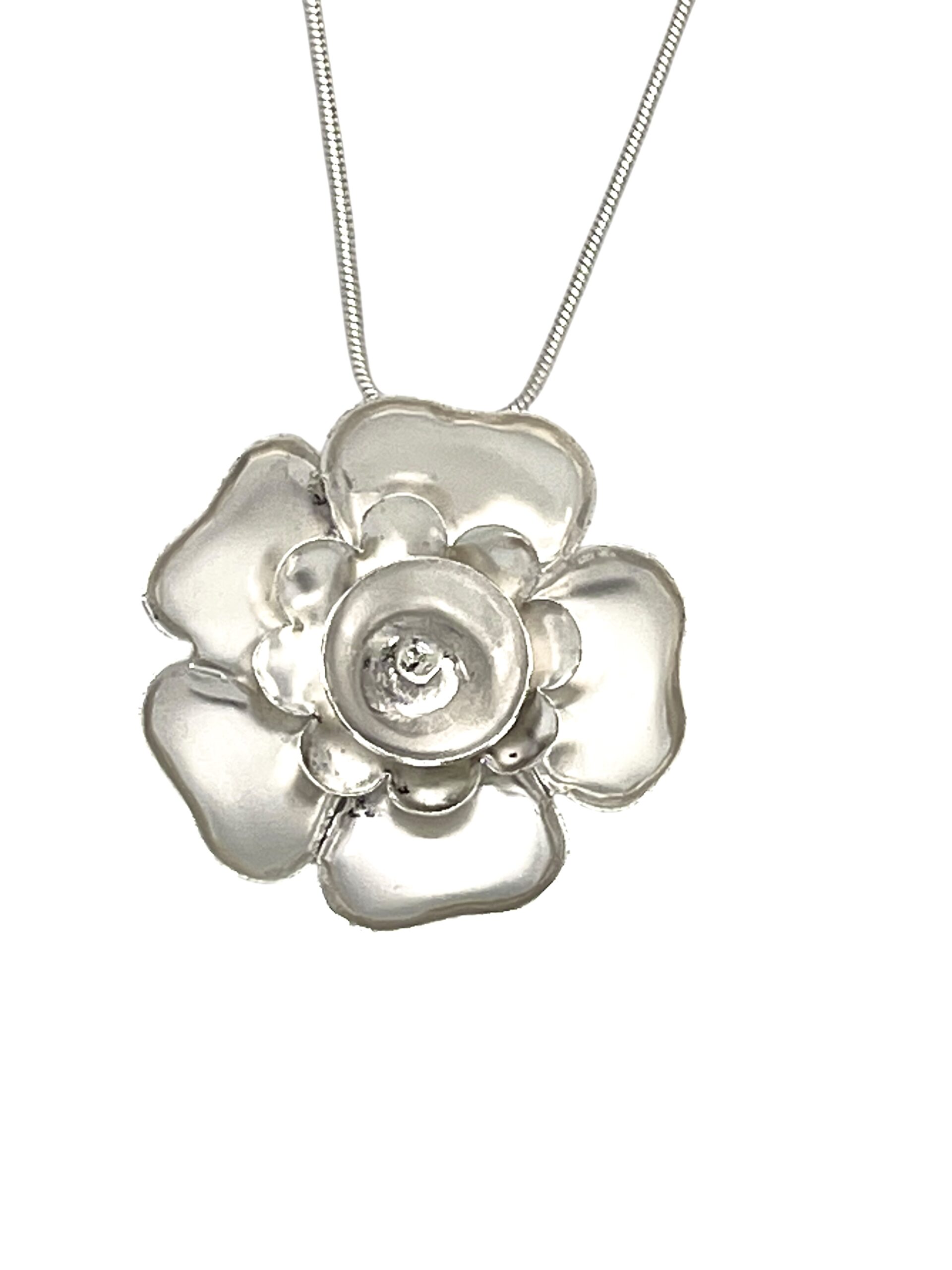 Collar colgante Camelia 3D en plata 10µ latón - Imagen 3