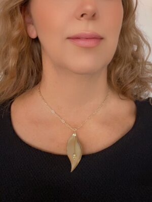065270.1_modelo_collar dorado_Gloria Mago_limited