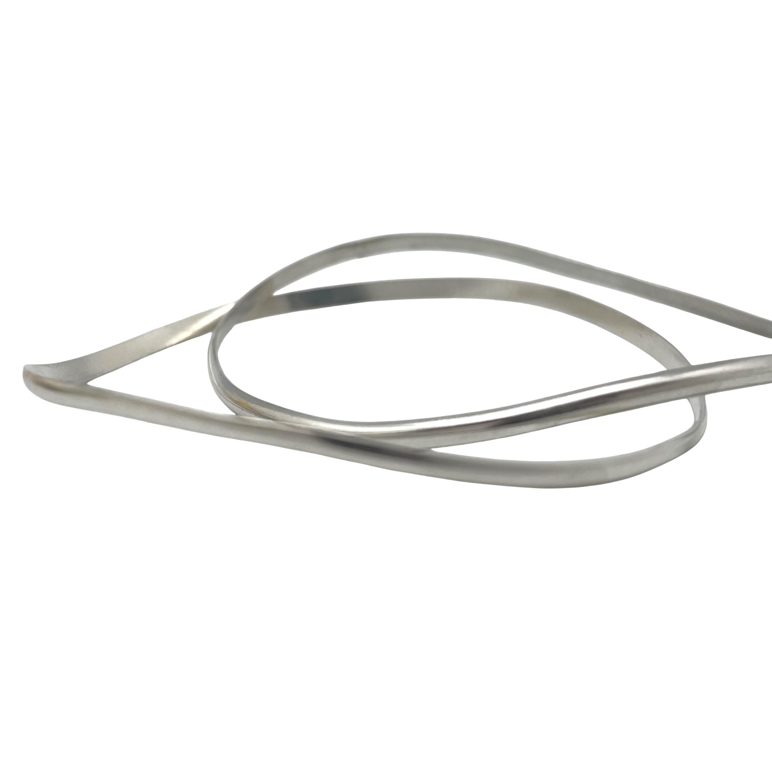 Pack de 2 Pulseras tipo Aro irregulares forma realizada a mano haciendo ondas. Plata de ley 10µ - Imagen 4