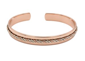 Pulsera de cobre con diseño trenzado. Ajustable